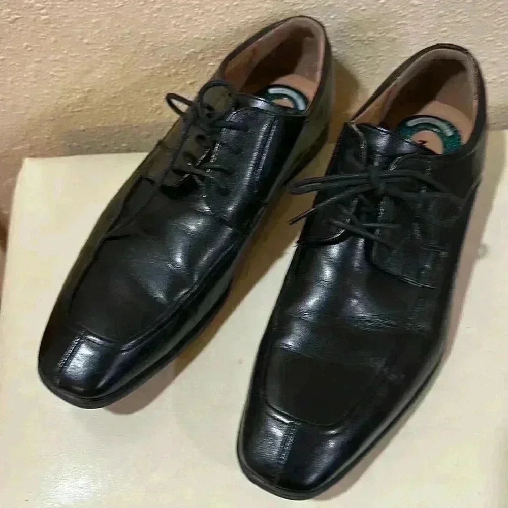 Nunn Bush lace up dress shoes size 8